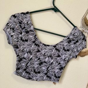 Black and white Crop Top